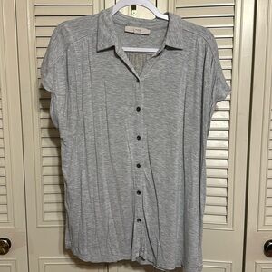 Loft Women’s size large gray short sleeve shirt